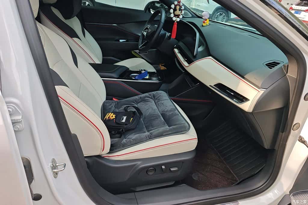 Cadillac GT4, 2025 8