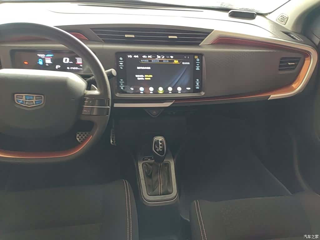 Geely X1, 2018 13