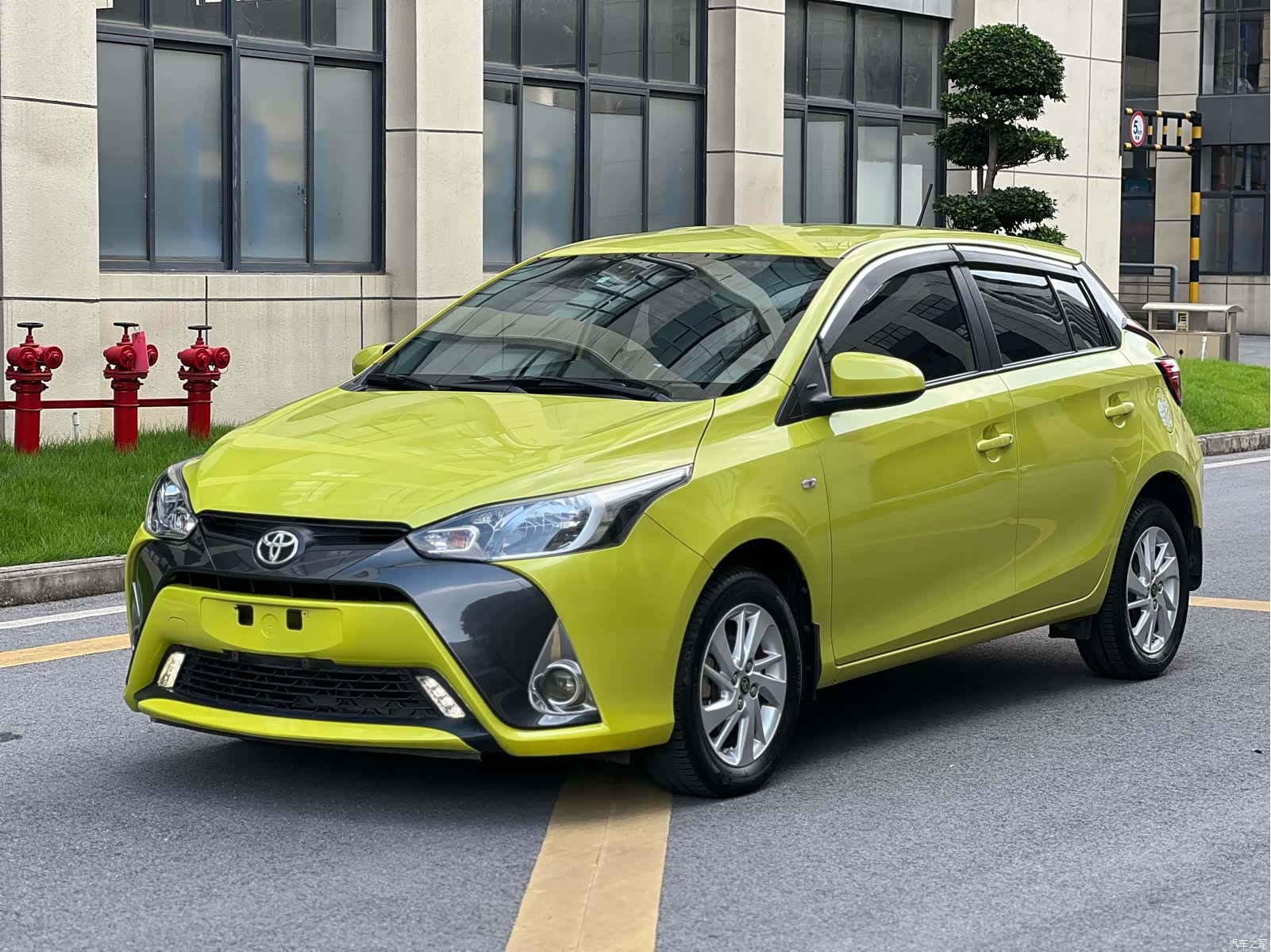 Toyota YARiS L