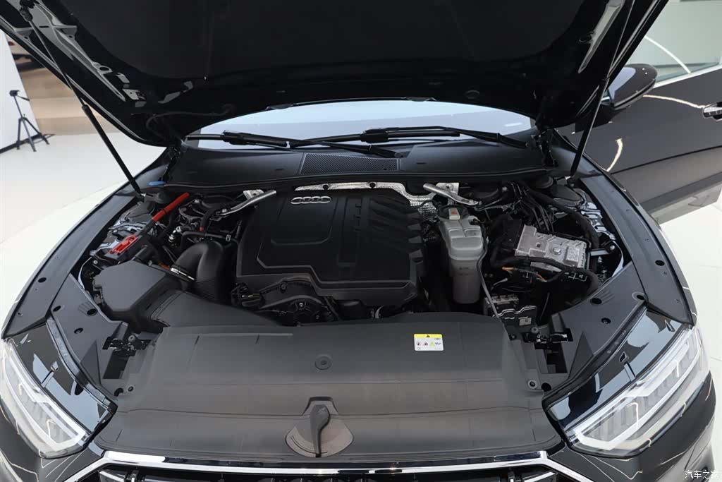 Audi A7L, 2024 12