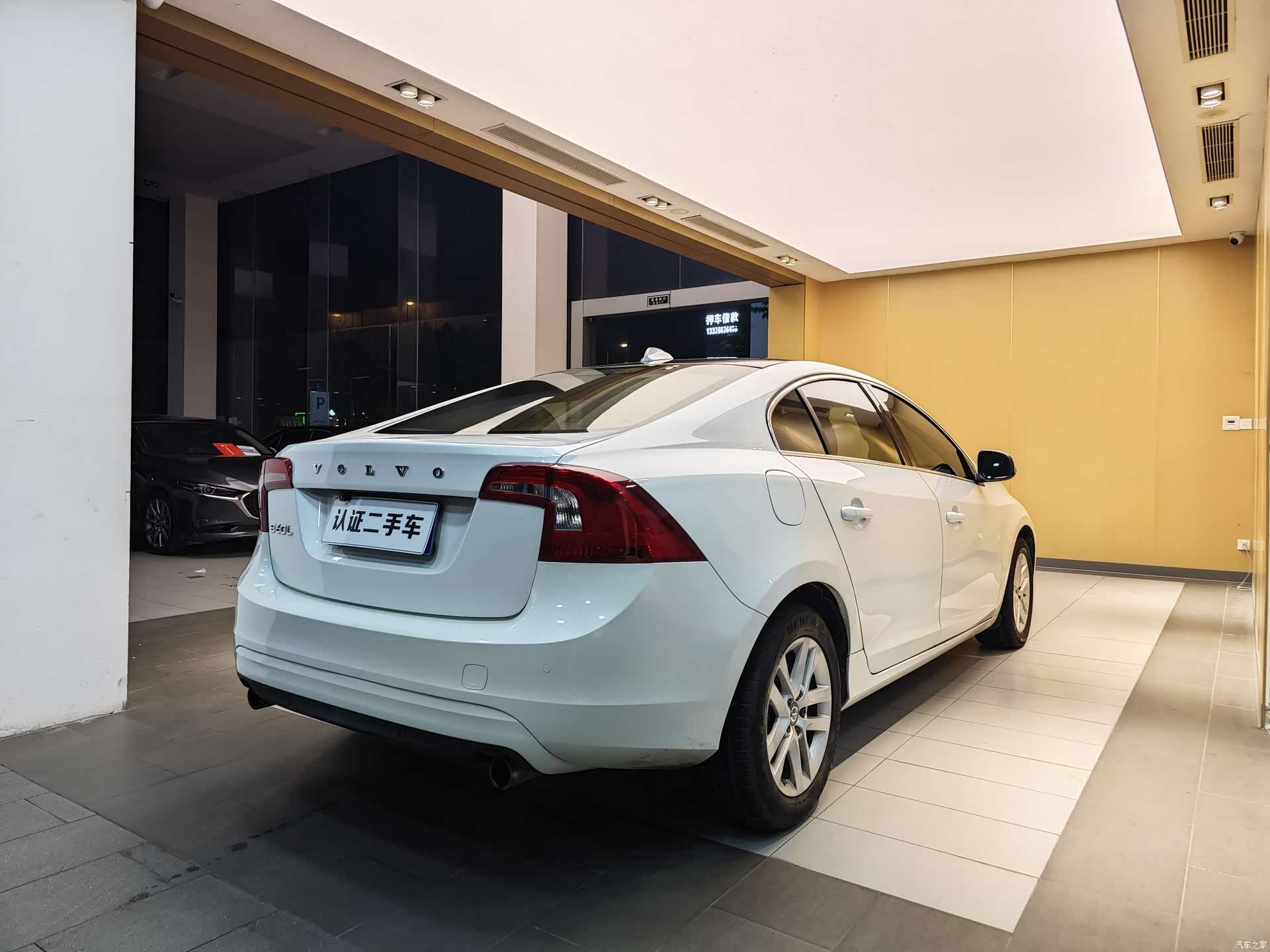 Volvo S60, 2017 28