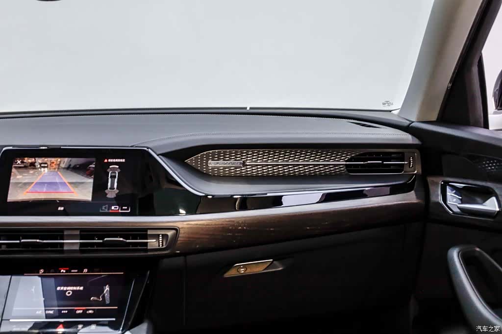 Audi Q6, 2024 32