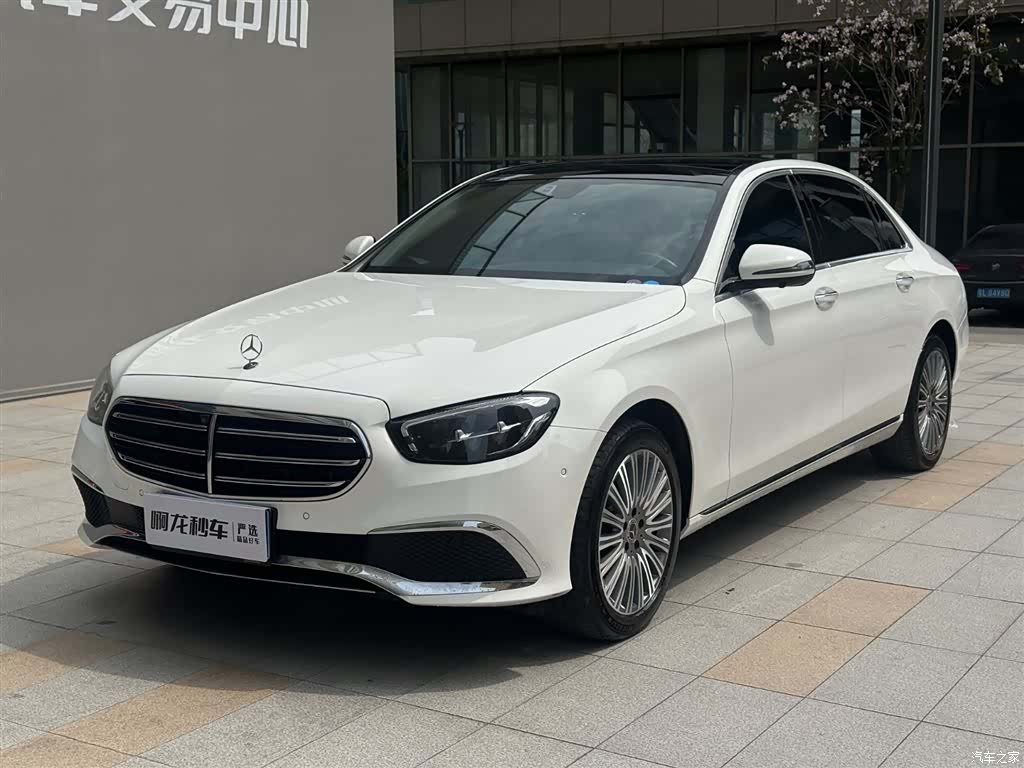 Mercedes-Benz E-Class, 2022 3