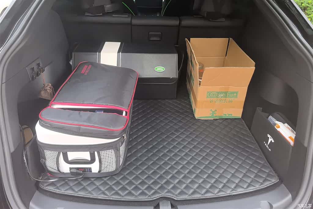 Tesla Model Y, 2021 4