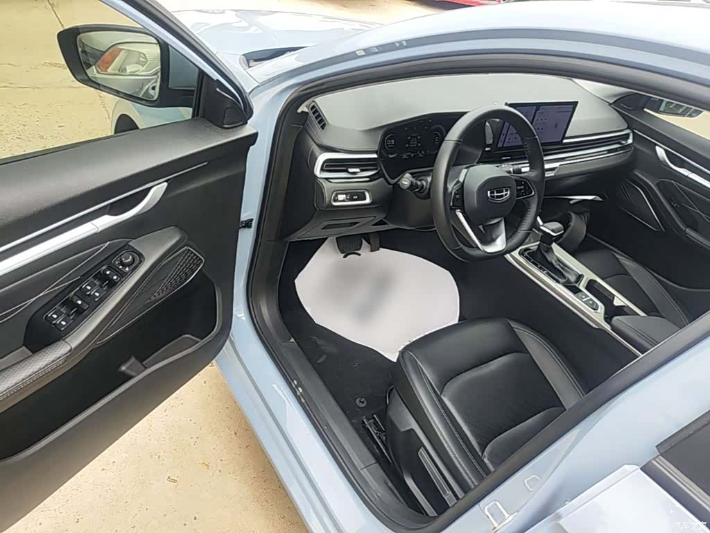 Geely Emgrand, 2024 16