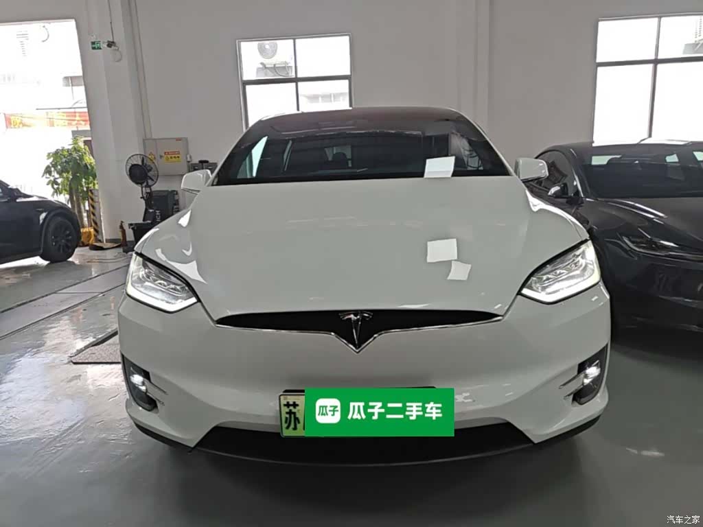 Tesla Model X, 2021 3