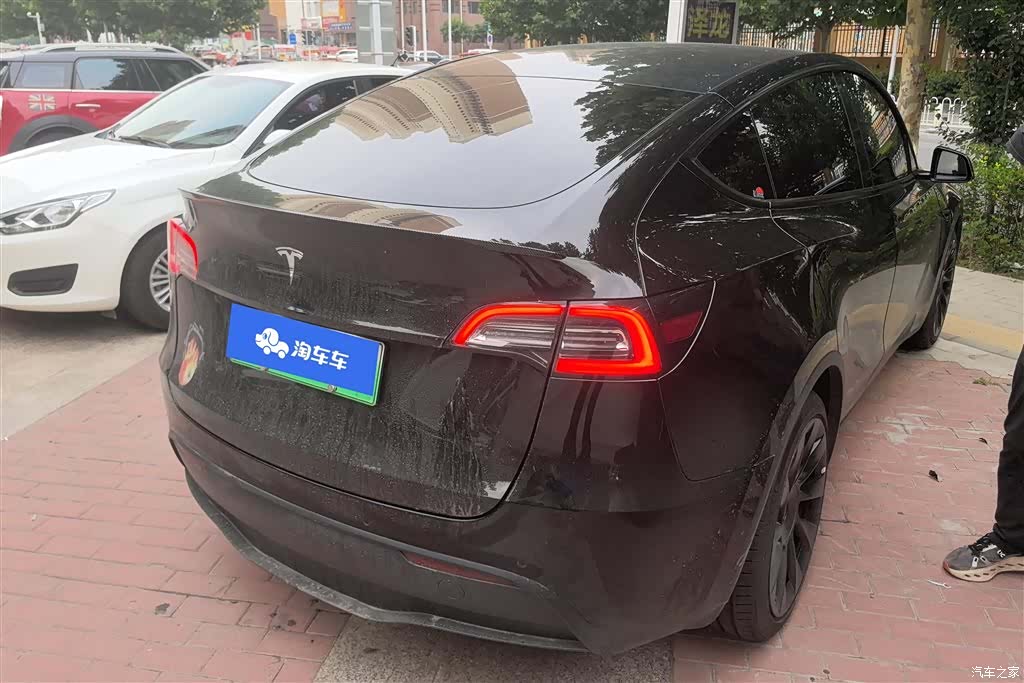 Tesla Model Y, 2021 3