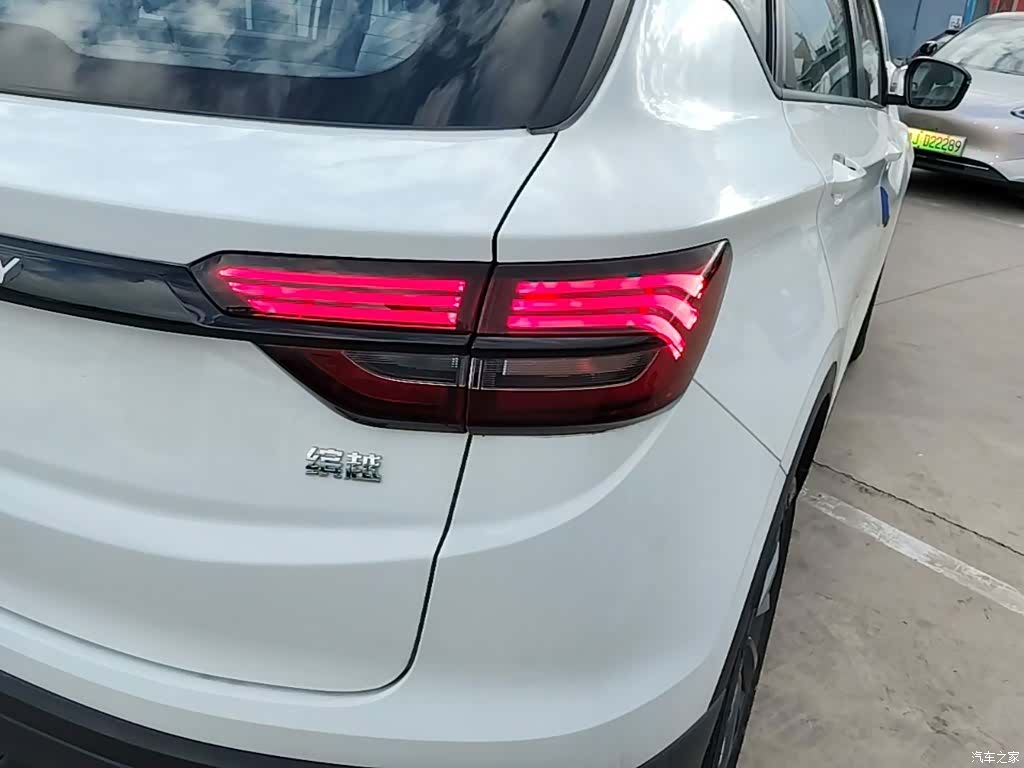 Geely Coolray, 2026 8