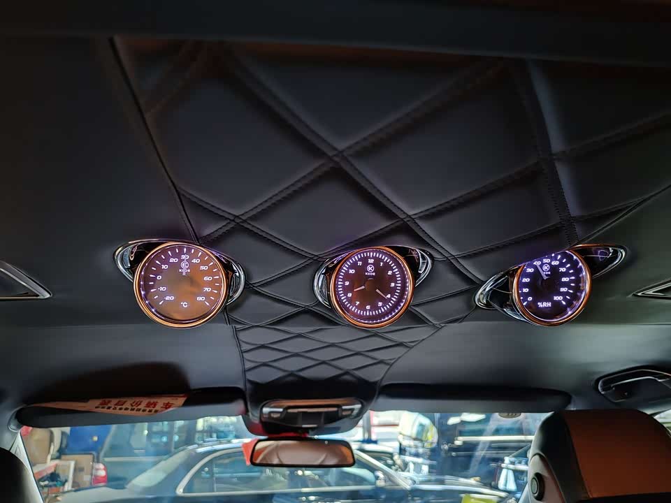 Mercedes-Benz V-class