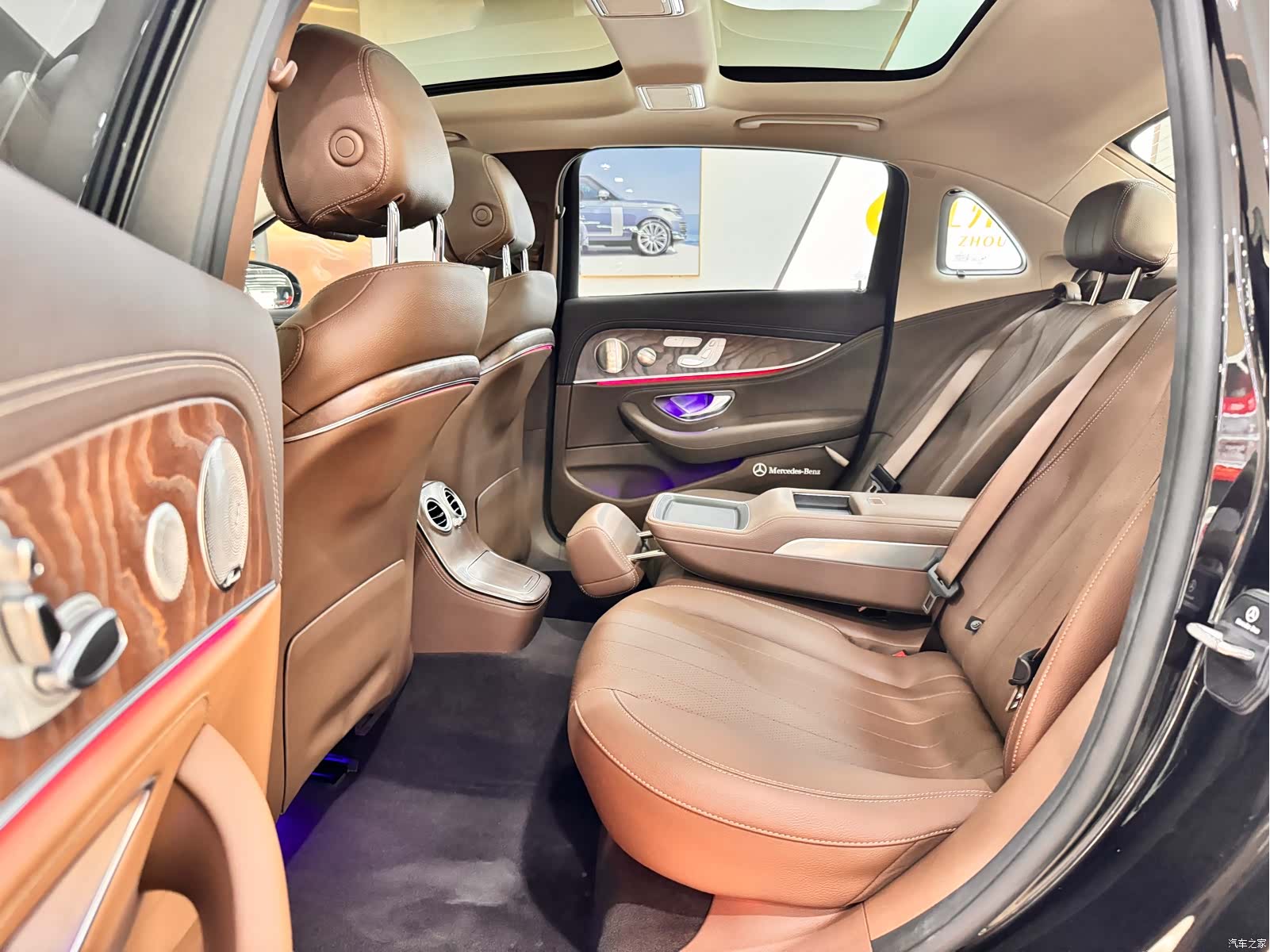 Mercedes-Benz E-Class, 2023 12