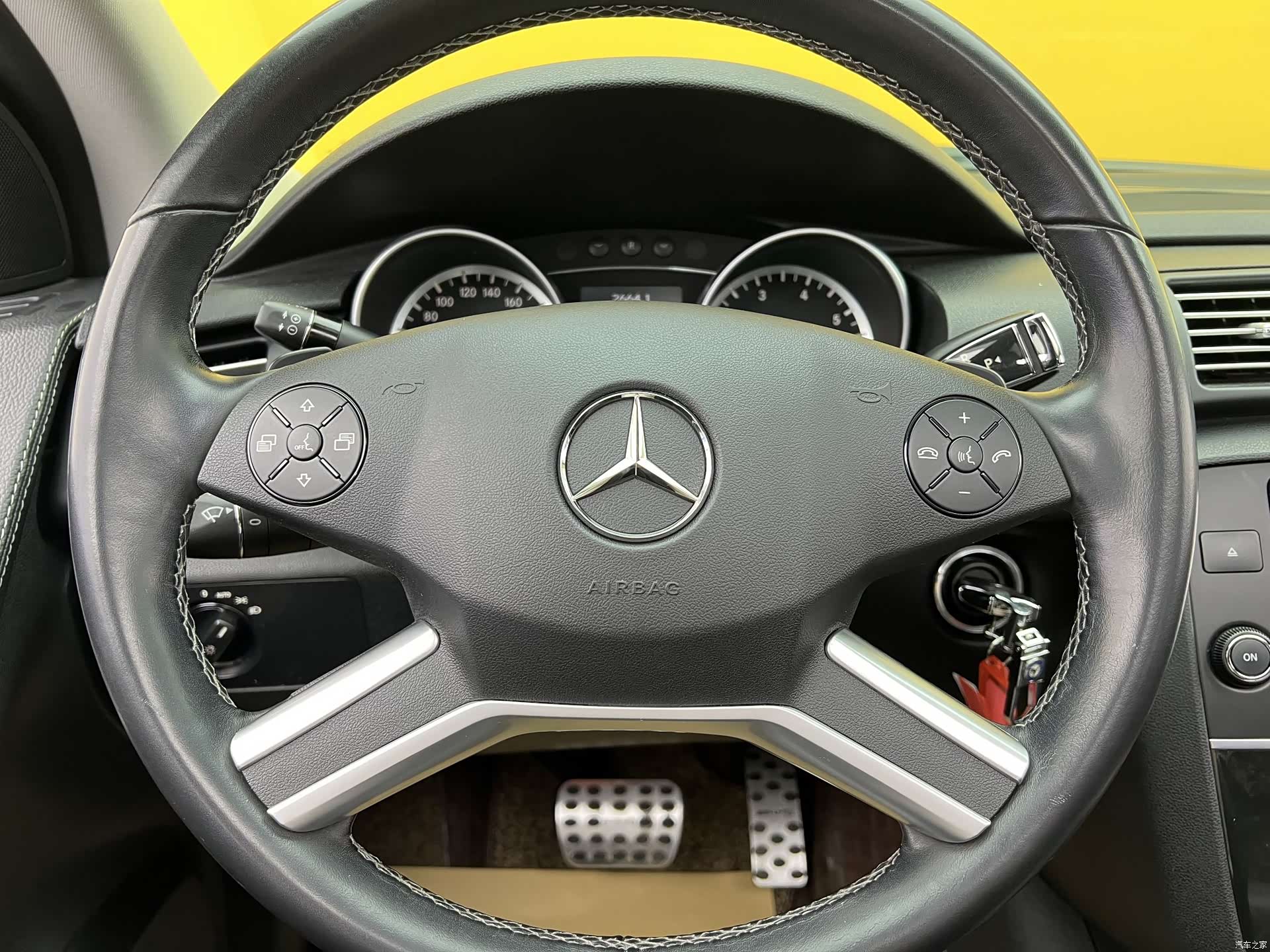 Mercedes-Benz R-Class, 2017 11