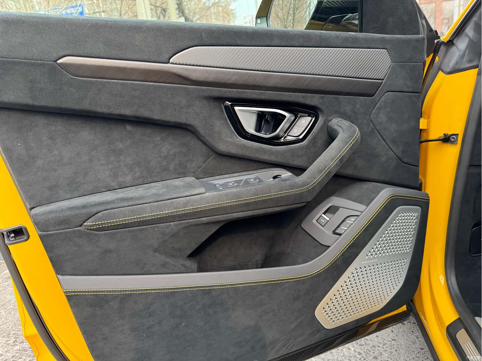 Lamborghini Urus, 2023 16
