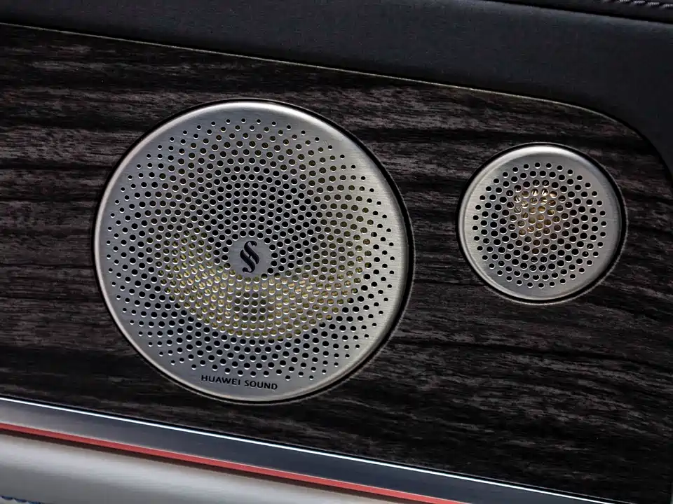 AITO Ask the world M9