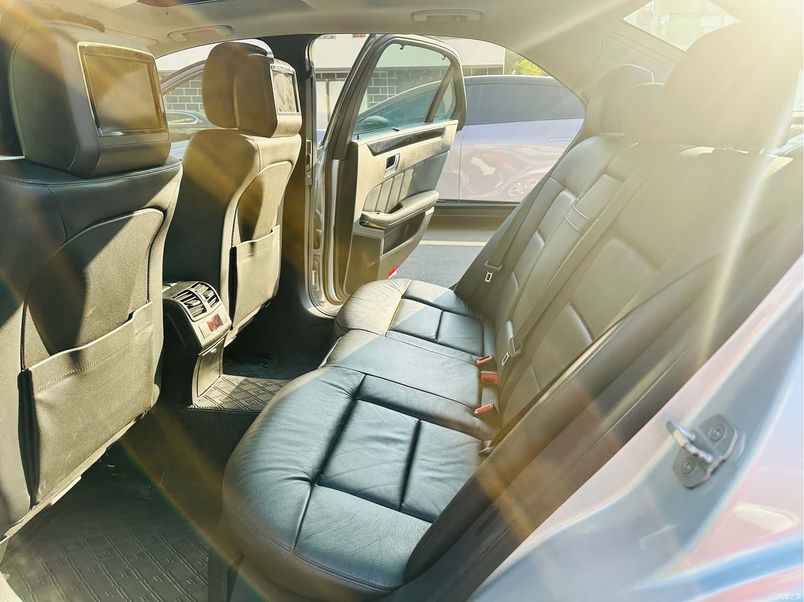 Mercedes-Benz E-Class, 2010 16