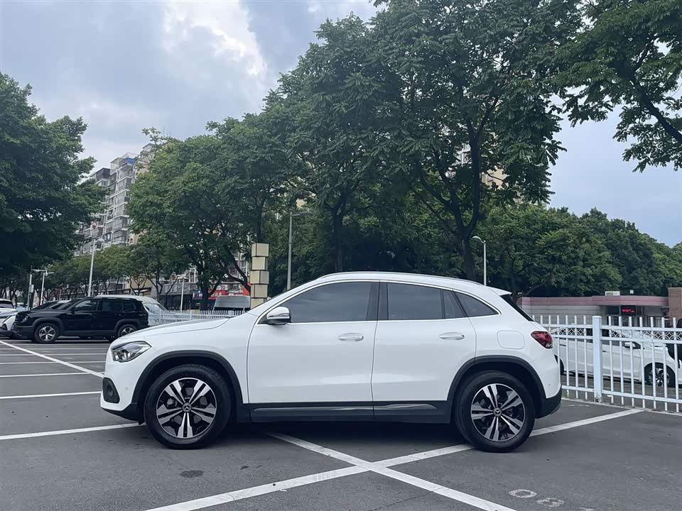 Mercedes-Benz GLA