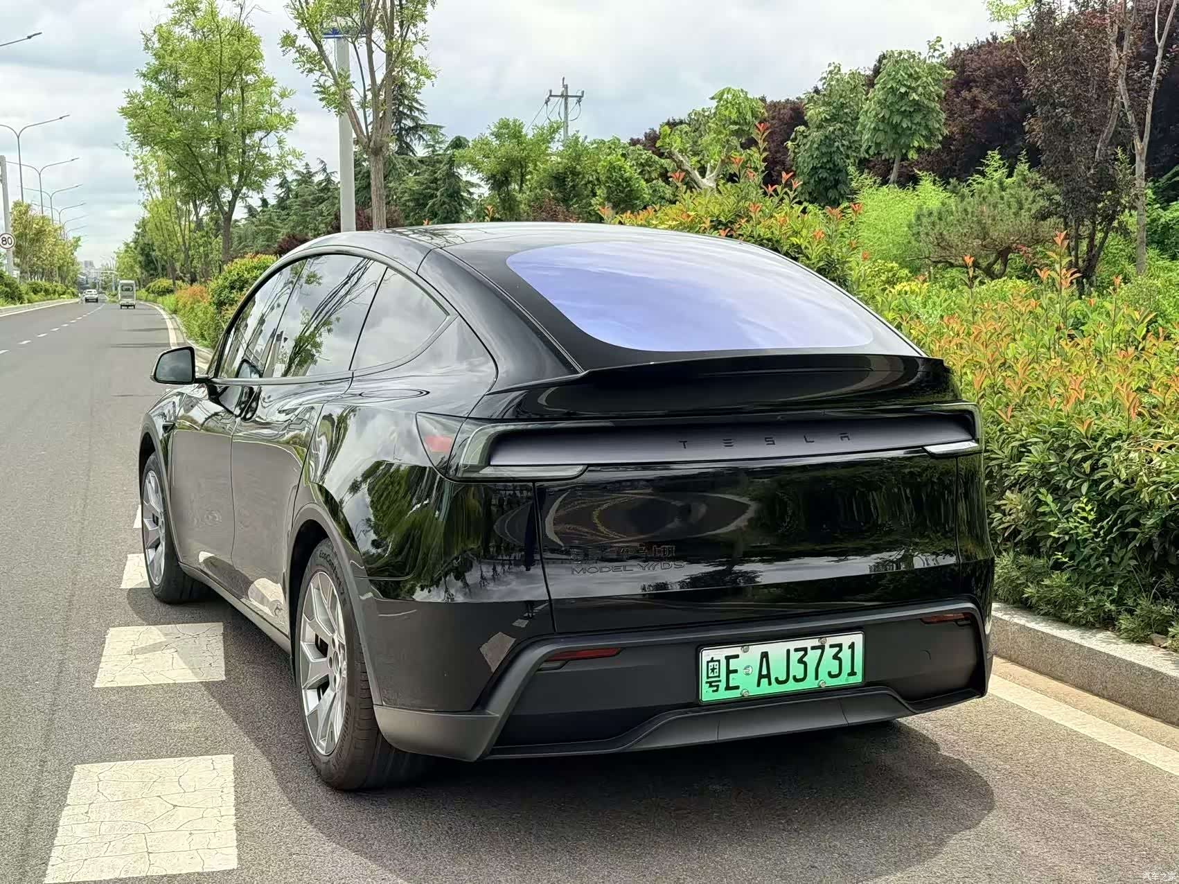 Tesla Model Y, 2025 4