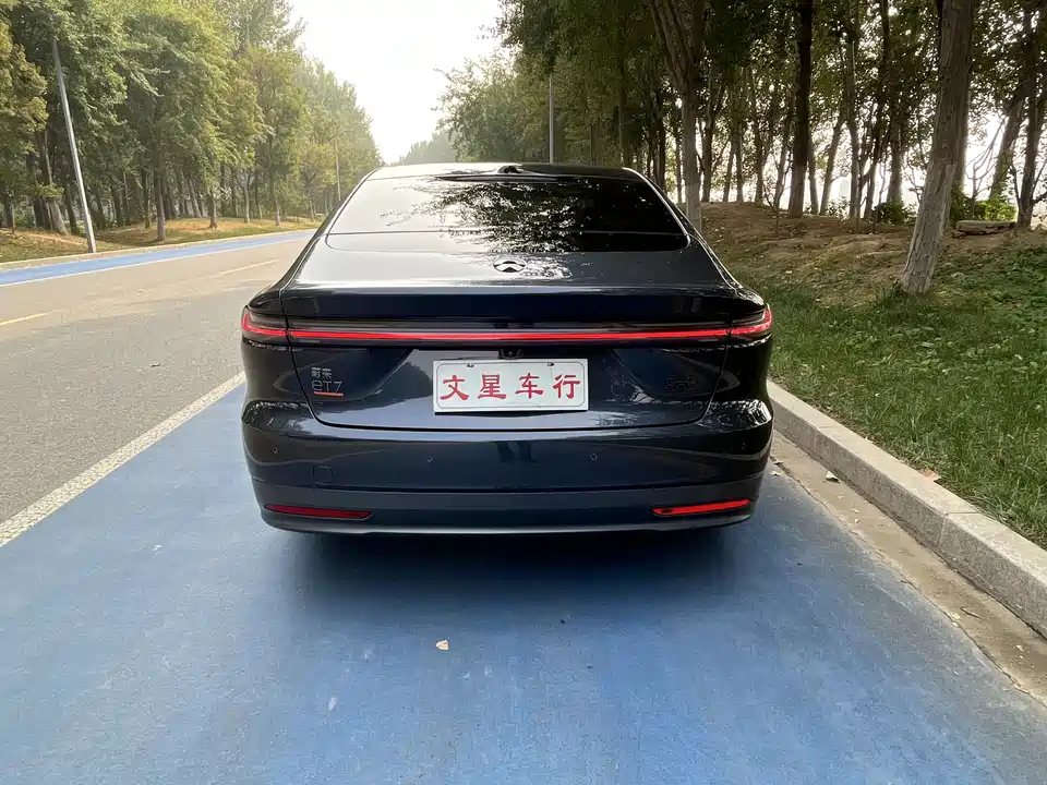 NIO ET7