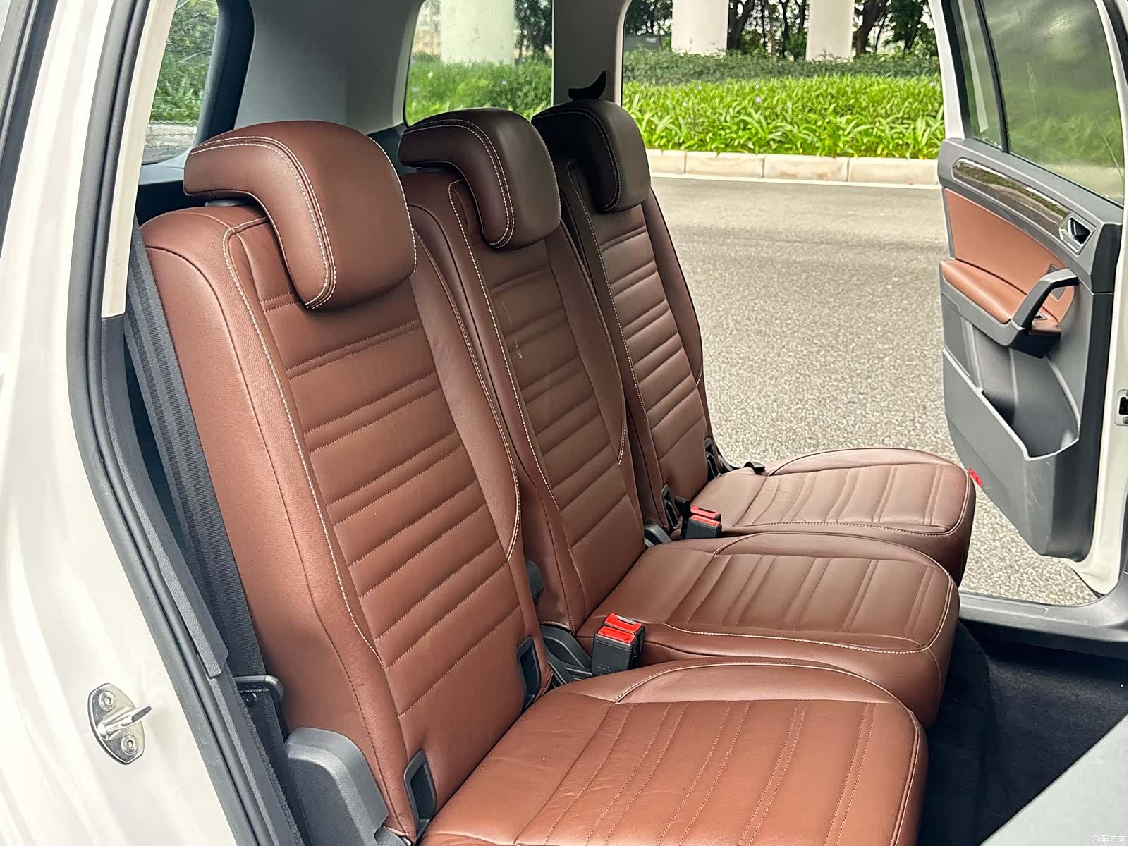 Volkswagen L, 2016 13