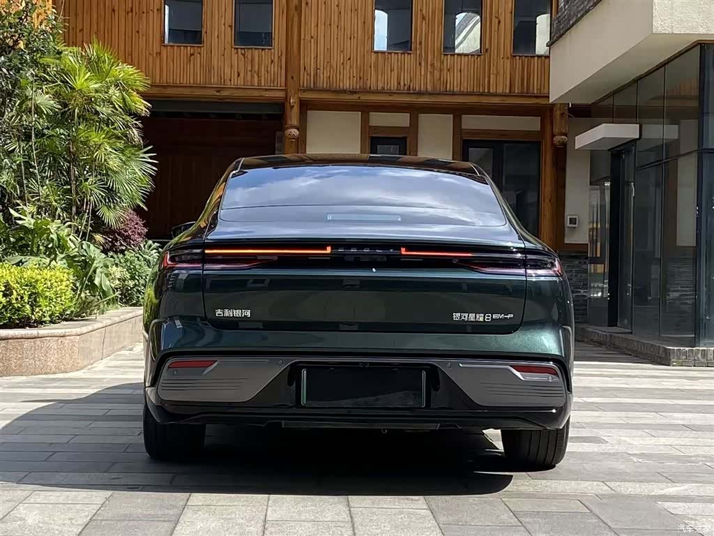Geely 8, 2025 6