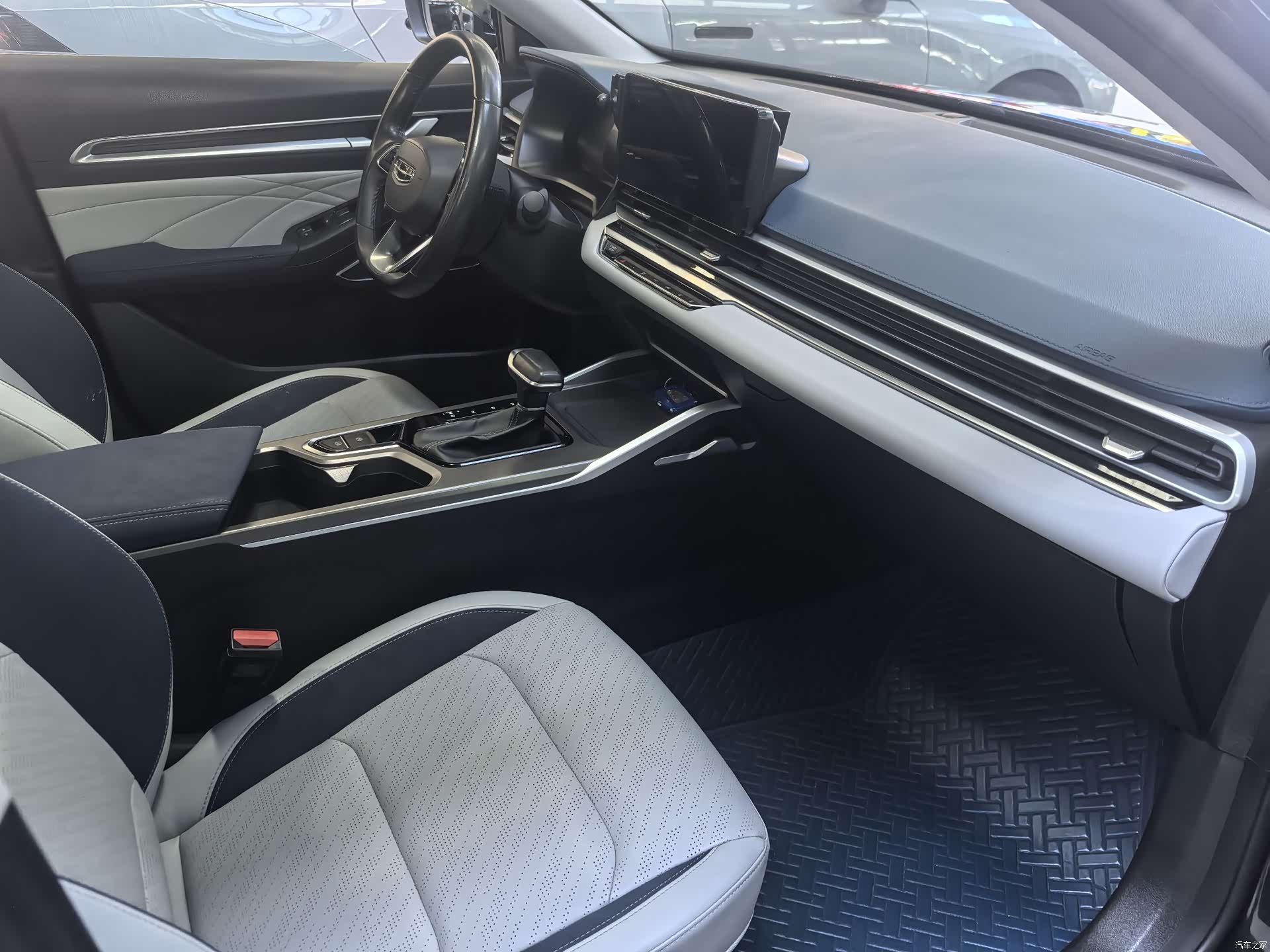 Geely Emgrand, 2023 11