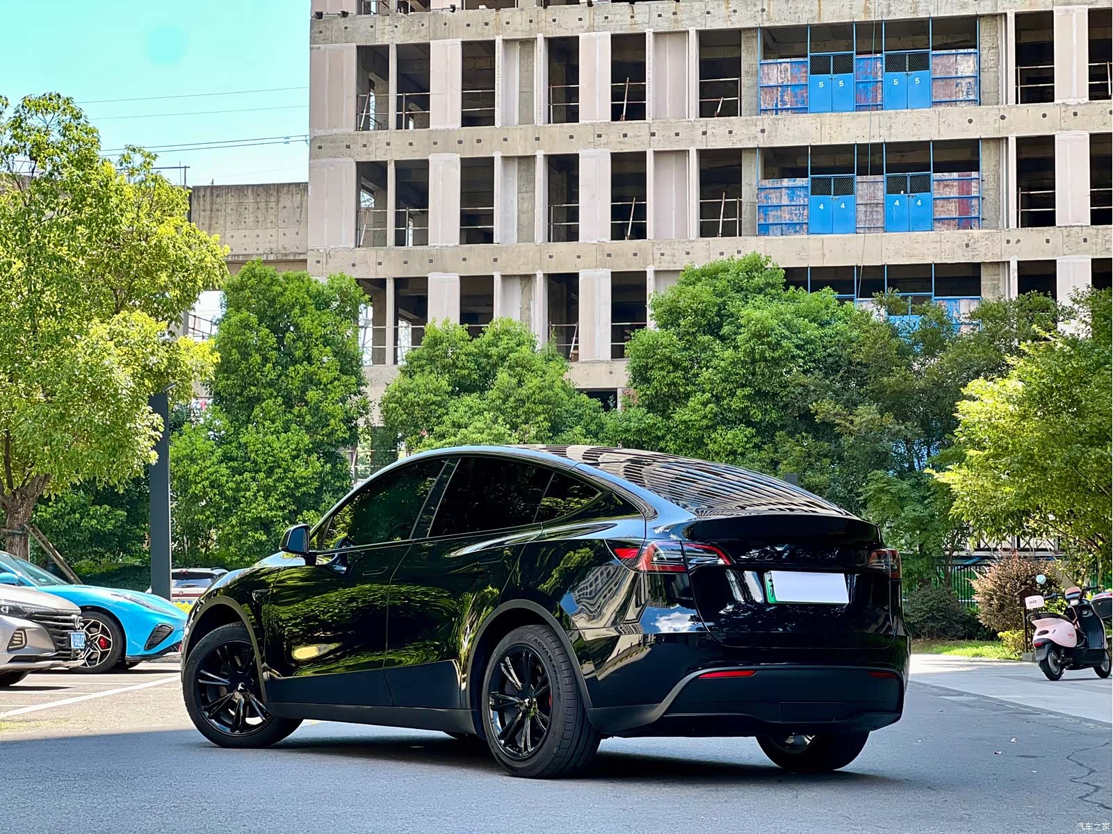 Tesla Model Y, 2023 22
