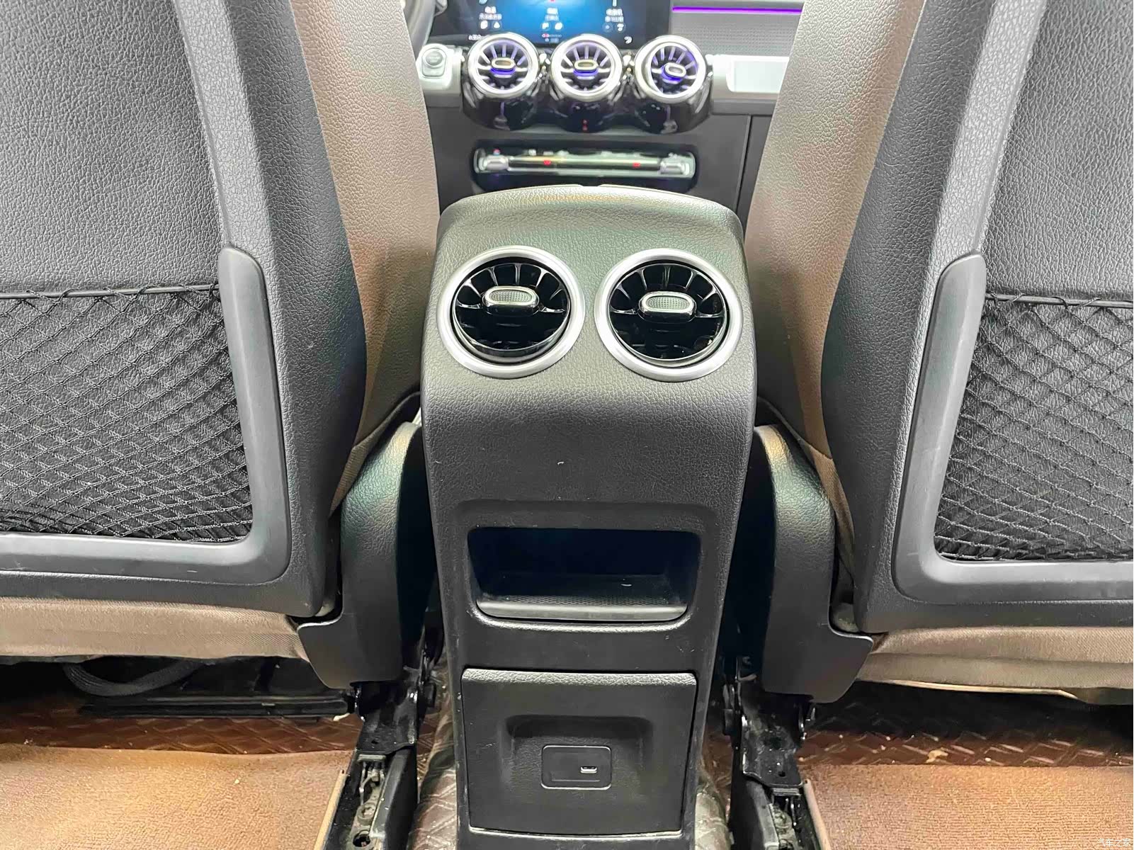 Mercedes-Benz GLB, 2023 10