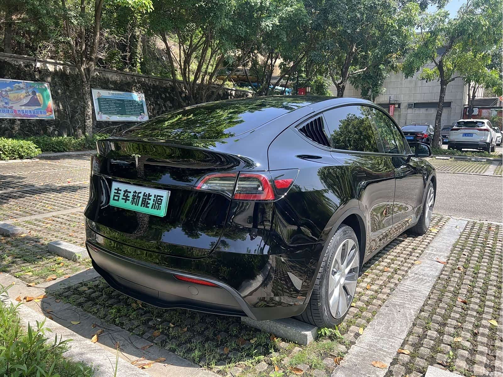 Tesla Model Y, 2021 все фото