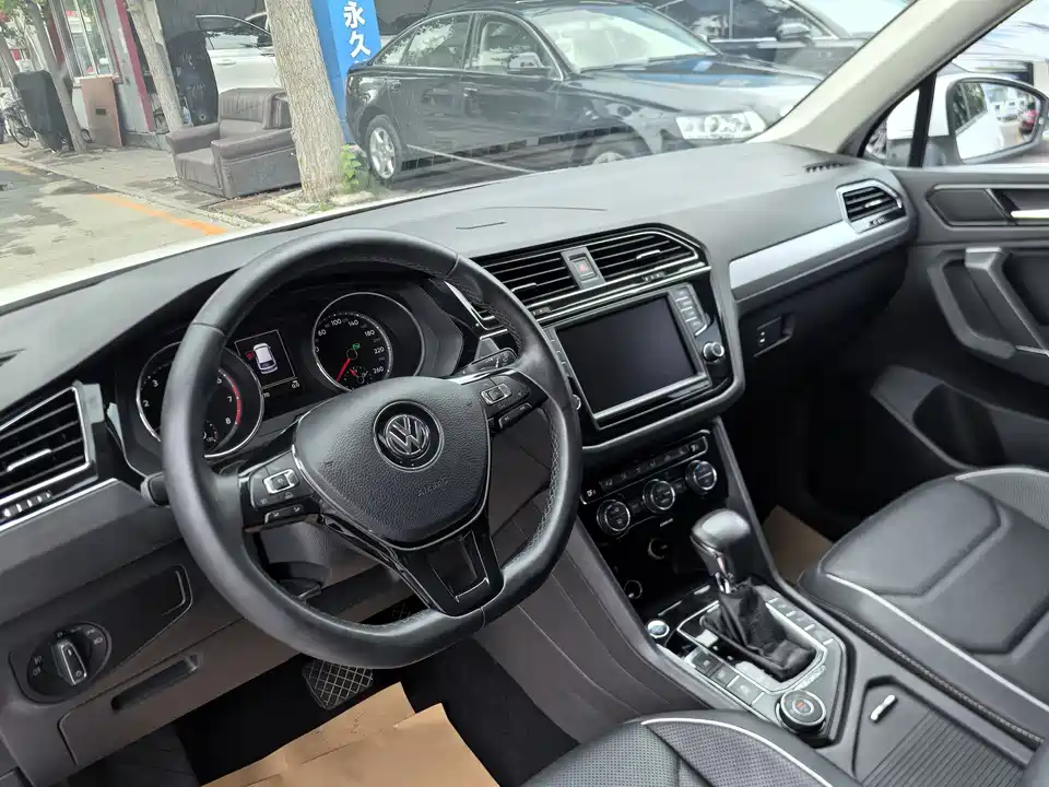 Volkswagen Tiguan L
