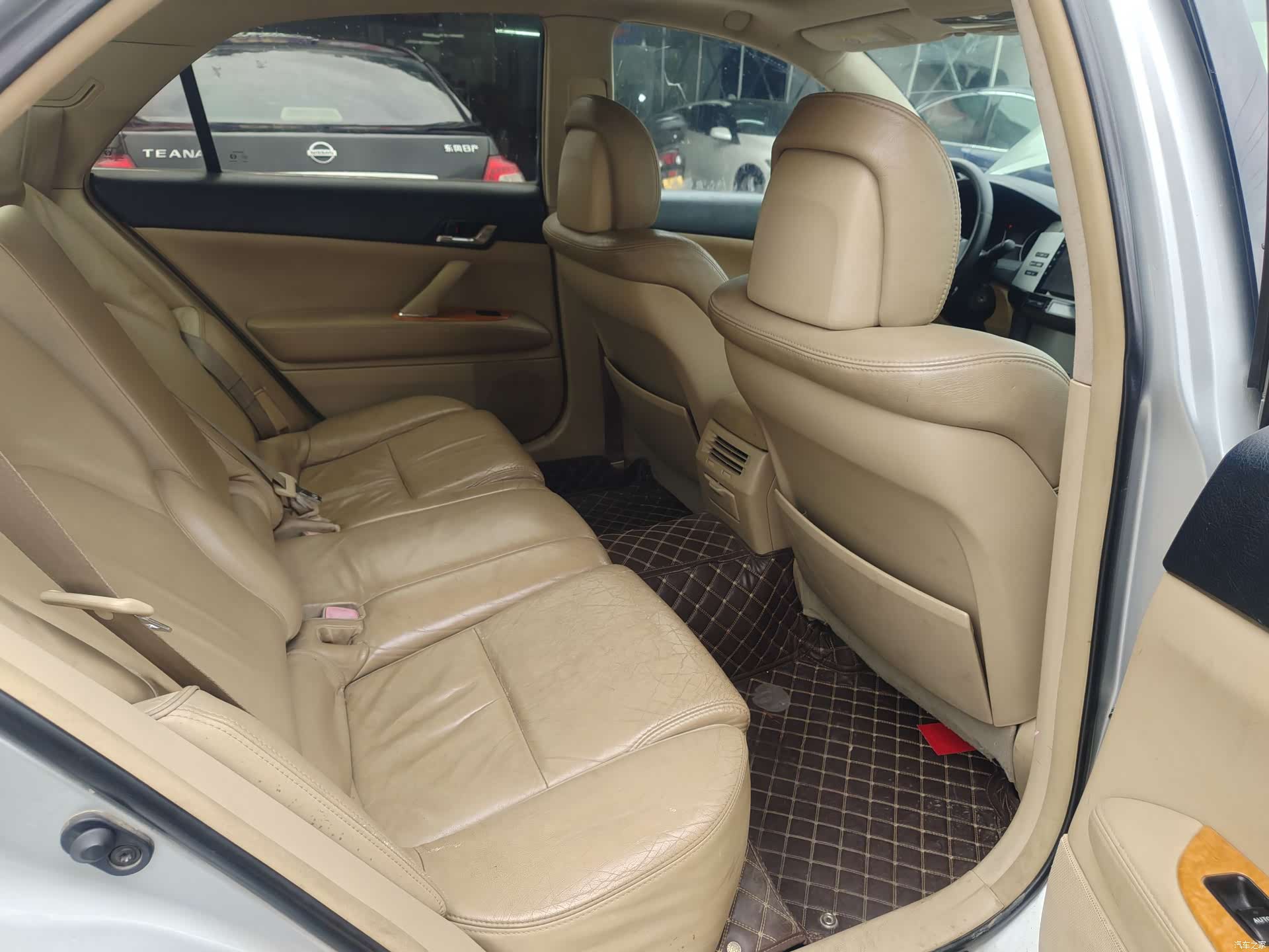 Toyota 2.5V, 2006 14