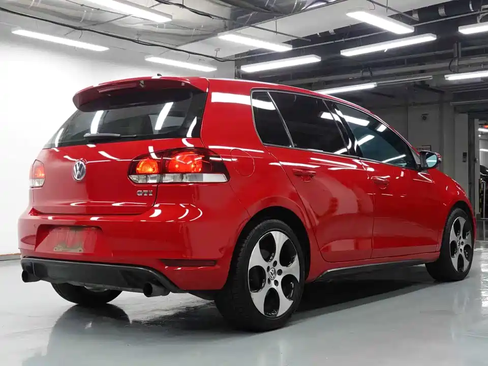 Volkswagen Golf GTI