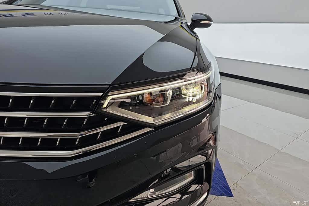 Volkswagen Magotan, 2023 все фото