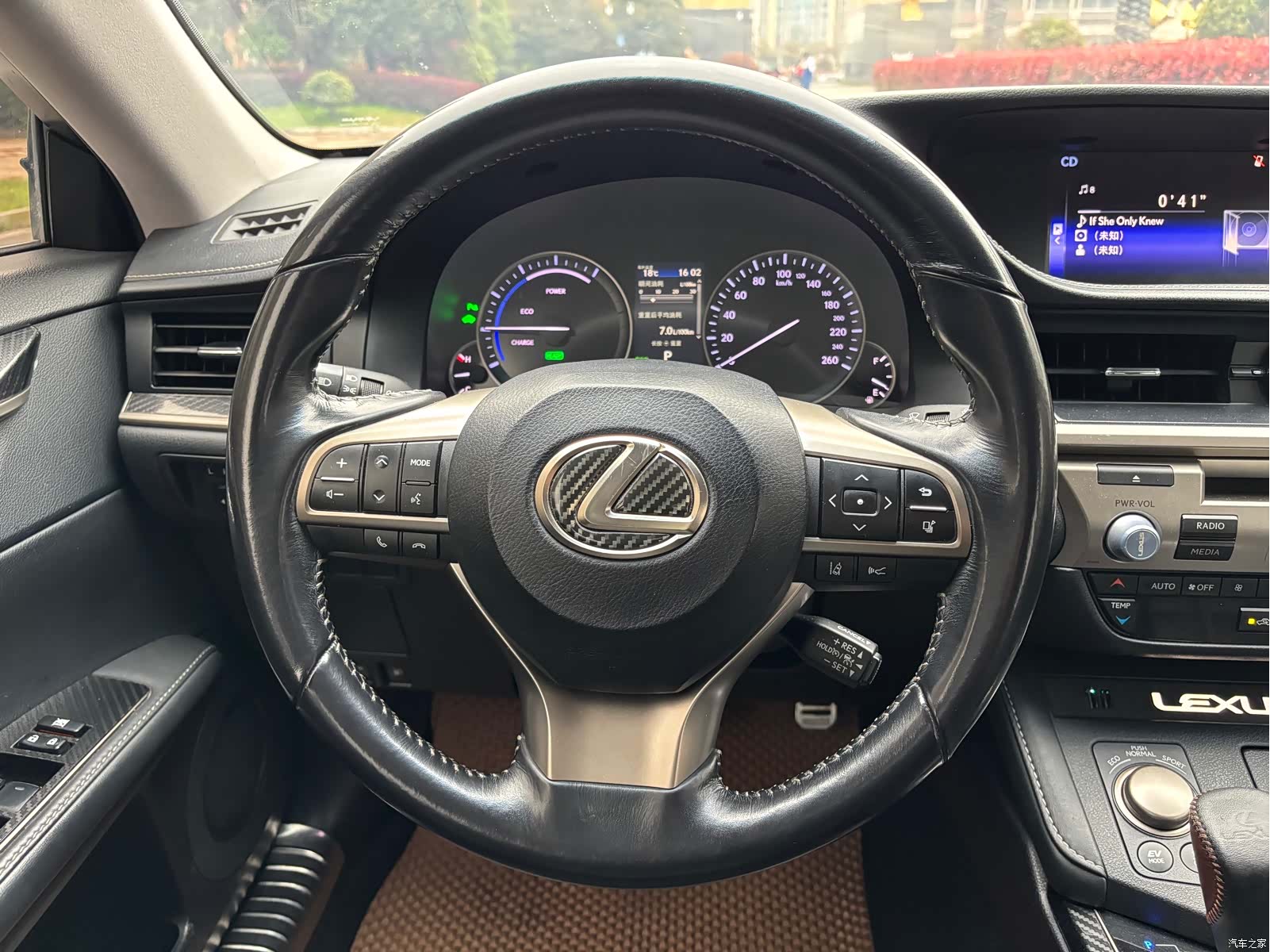 Lexus ES, 2016 9