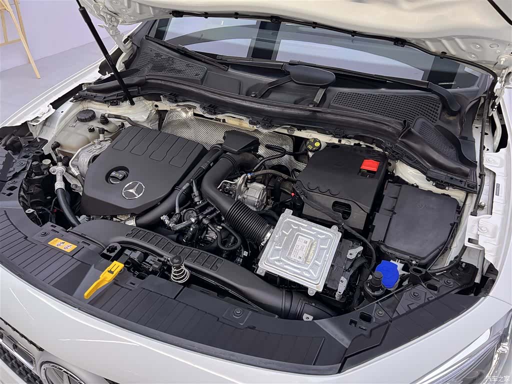 Mercedes-Benz GLA, 2021 11