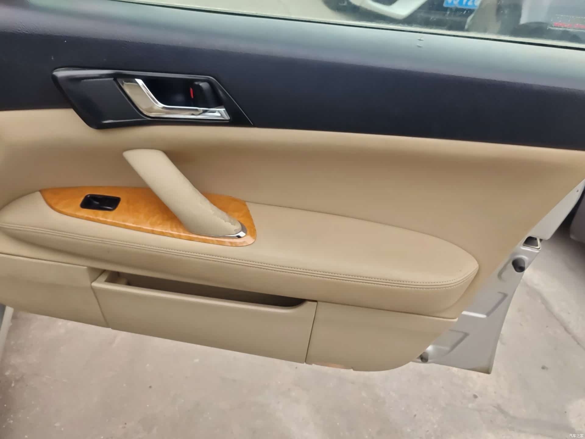 Toyota 2.5V, 2006 23