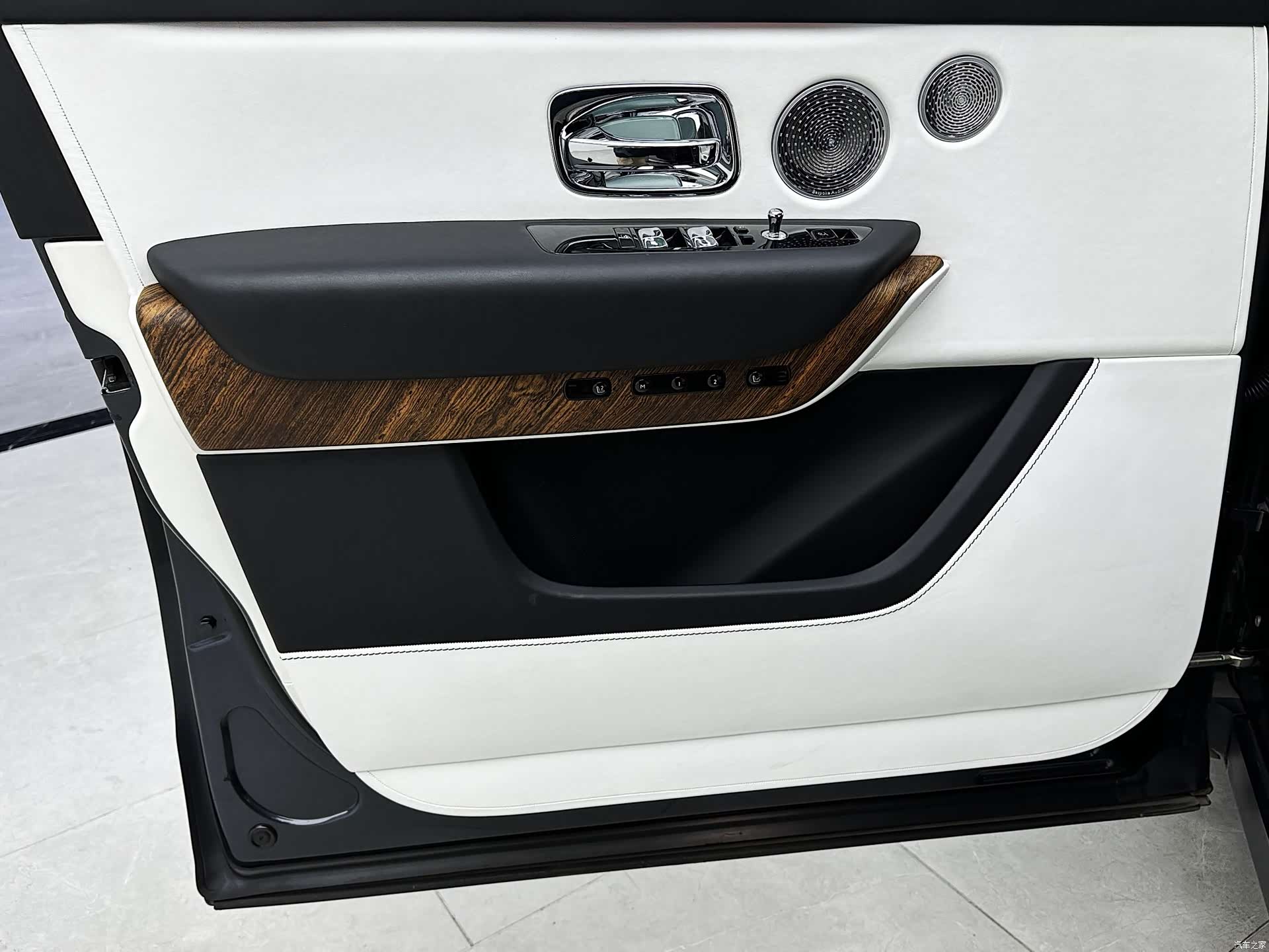 Rolls-Royce Cullinan, 2019 15