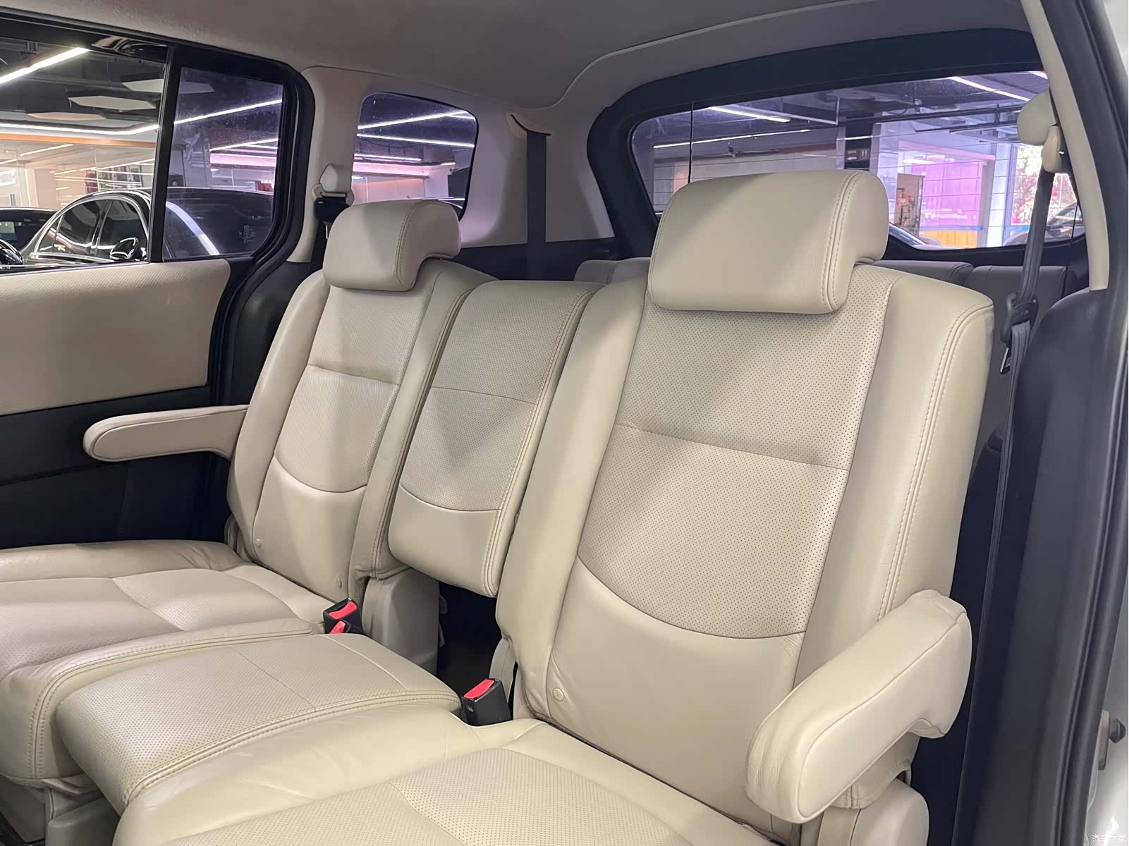Mazda 5, 2010 9