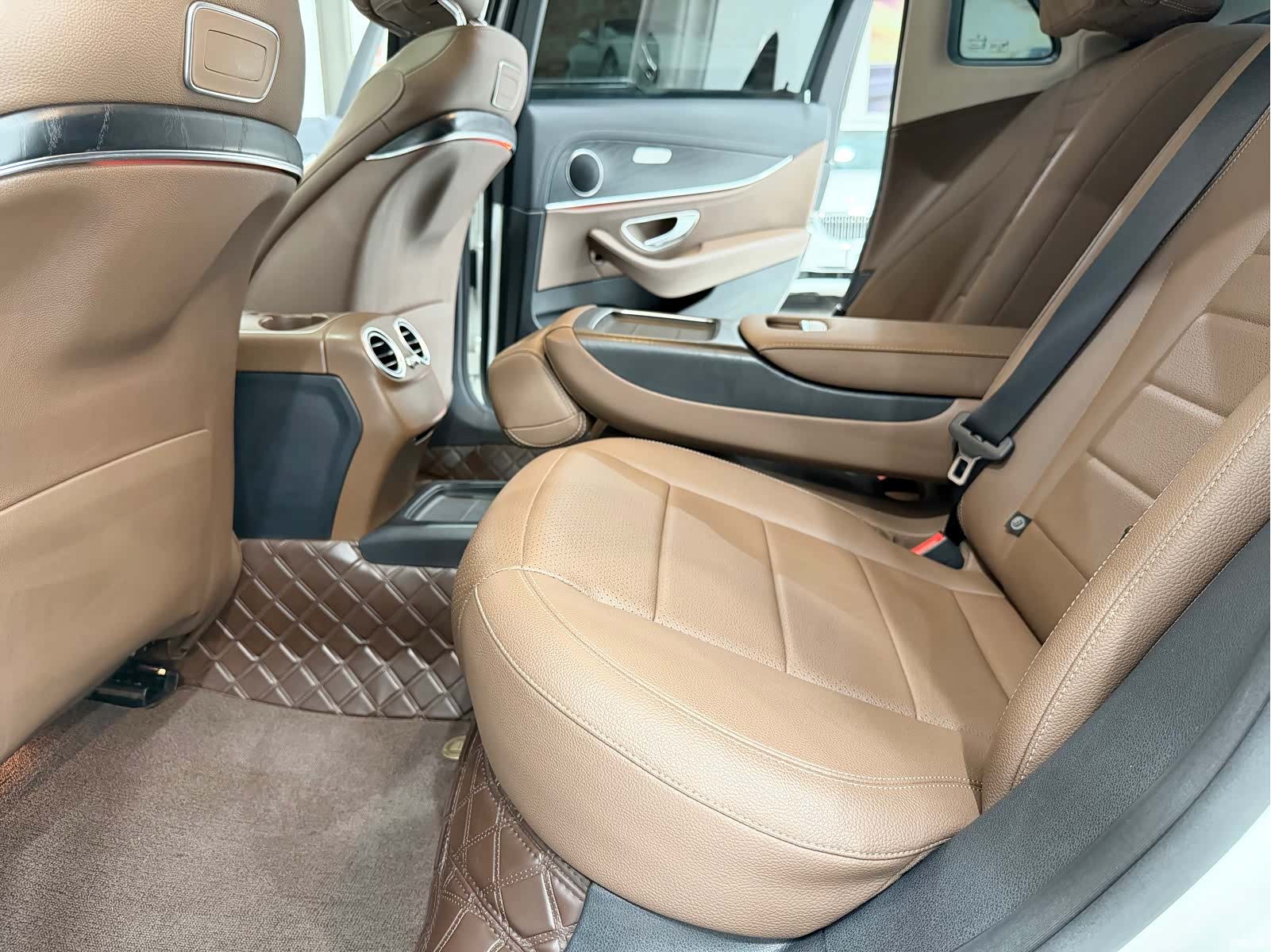 Mercedes-Benz E-Class, 2018 12