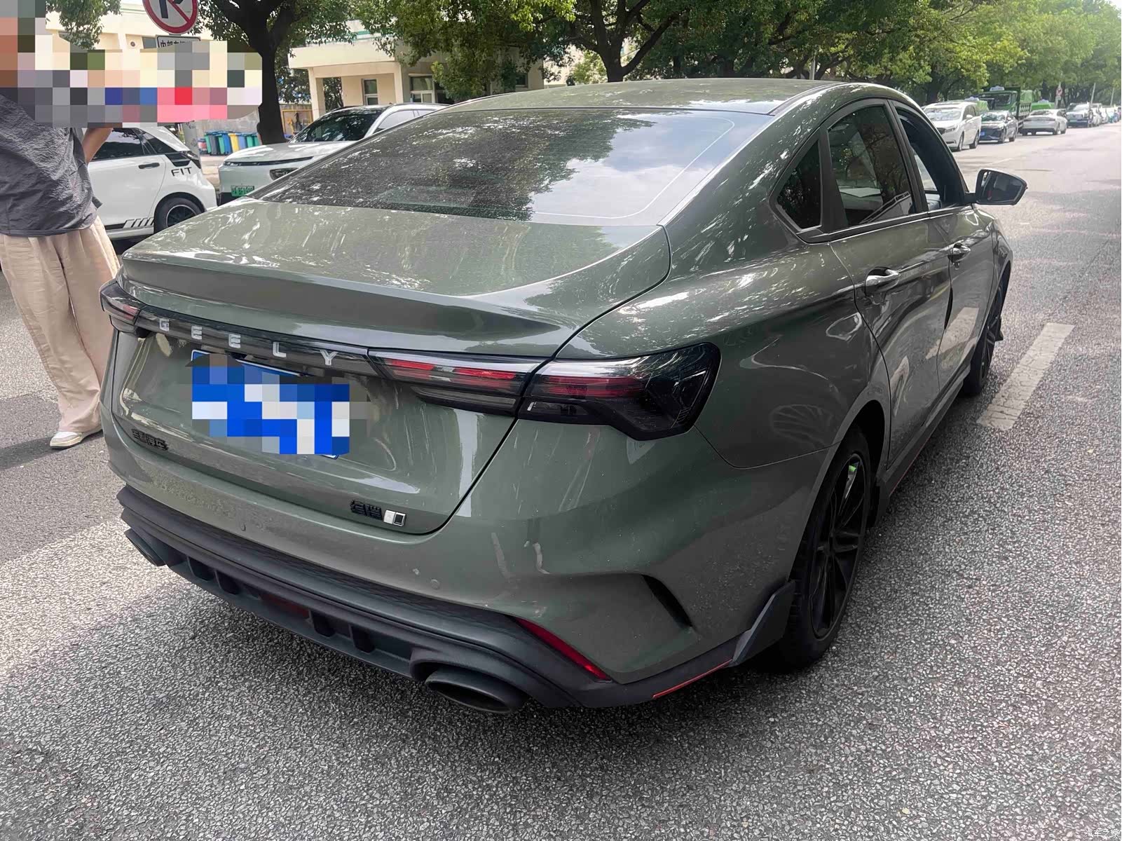 Geely Binray, 2022 4