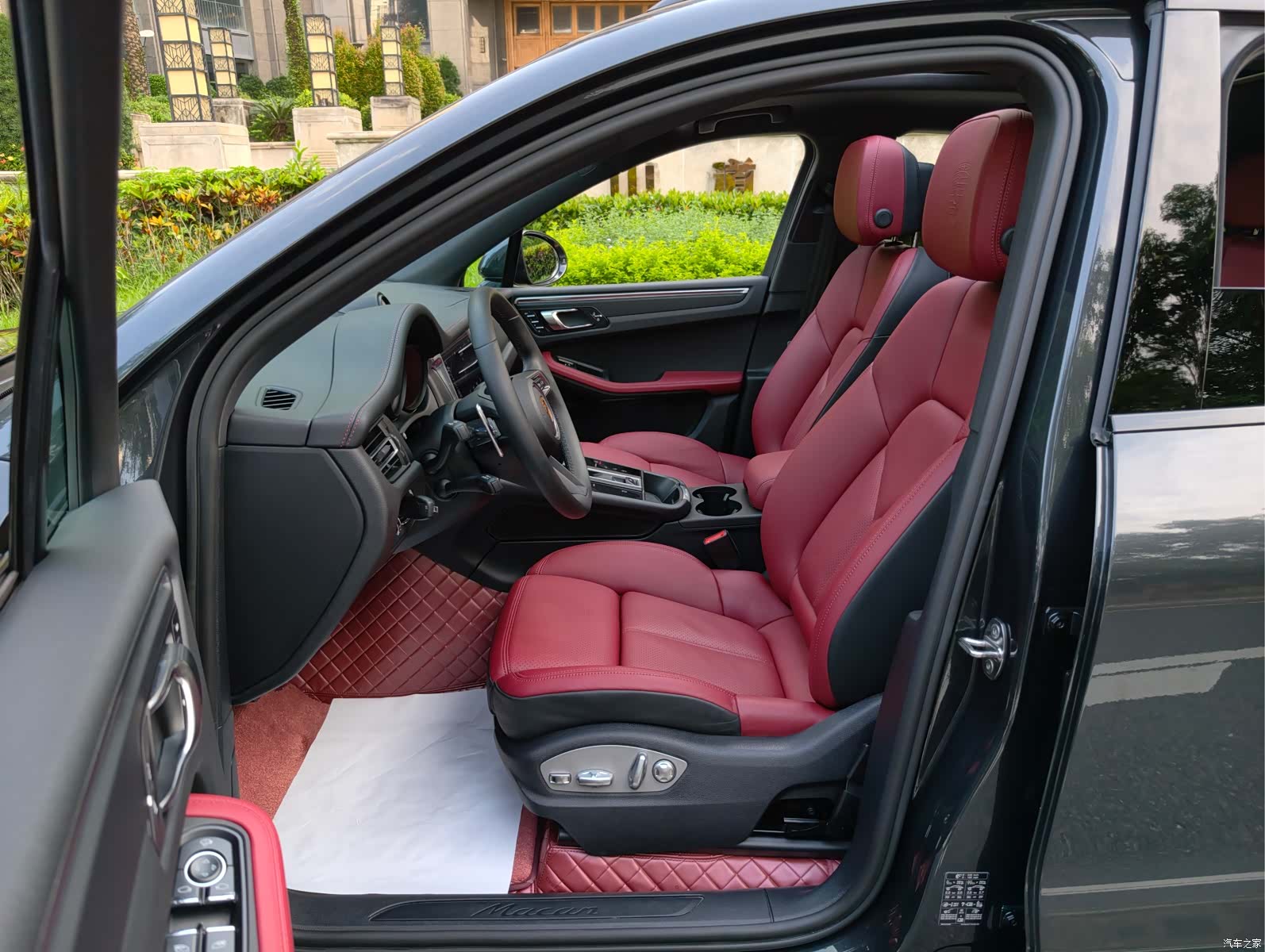 Porsche Macan, 2022 10