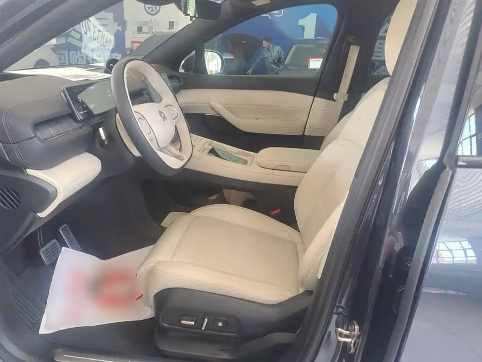 NIO ES6