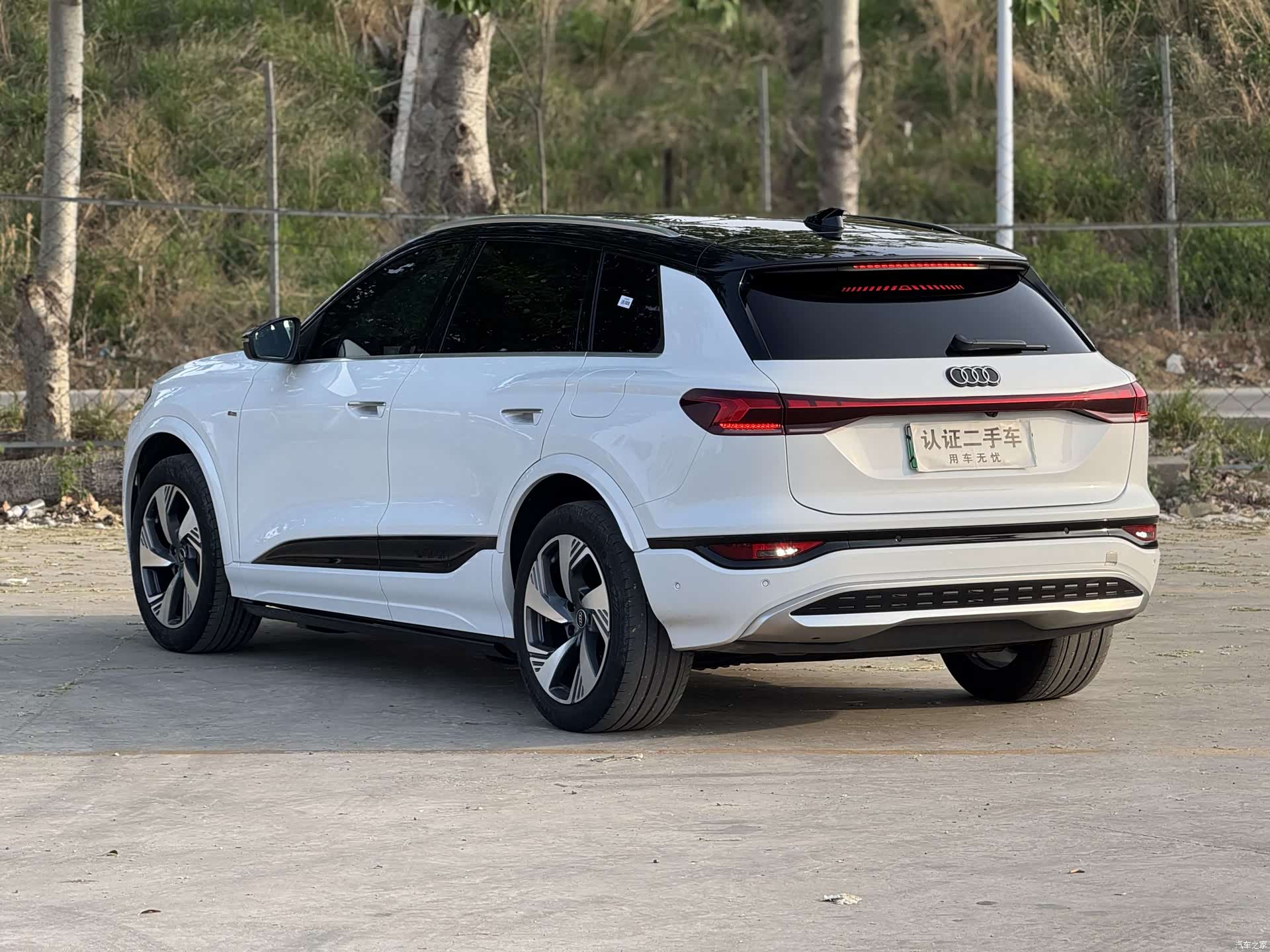 Audi e-tron, 2025 все фото