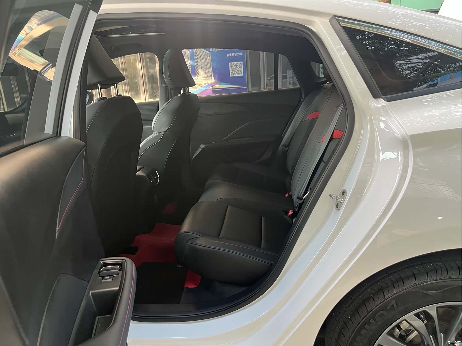 MG MG5, 2025 18