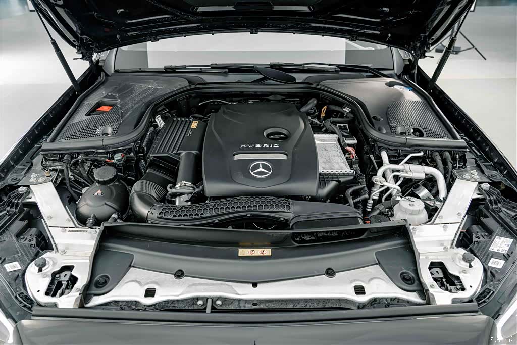 Mercedes-Benz E-Class, 2022 24