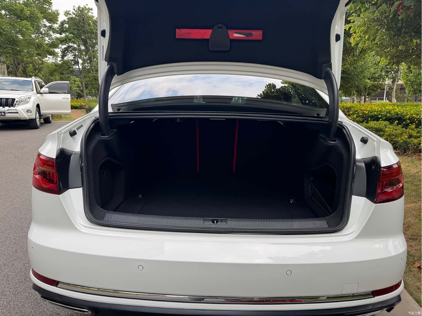 Audi A4L, 2019 15