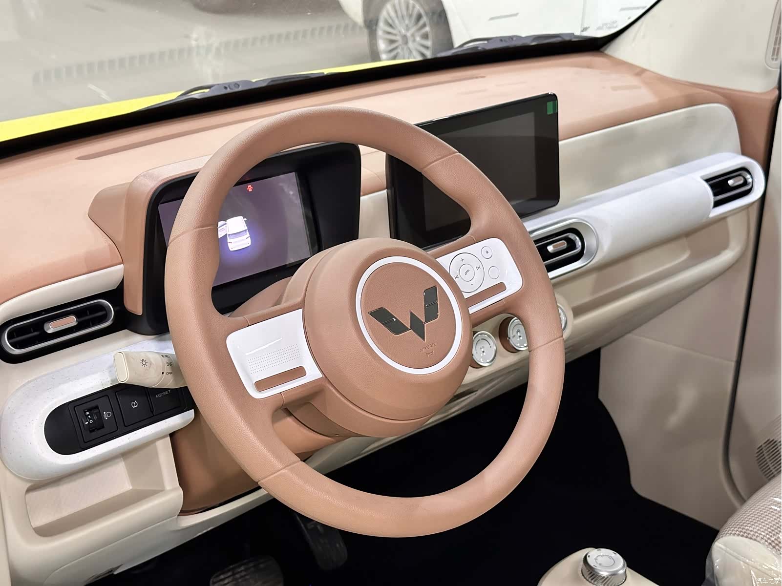 Wuling MINIEV, 2024 4