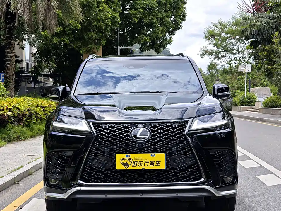 Lexus LX