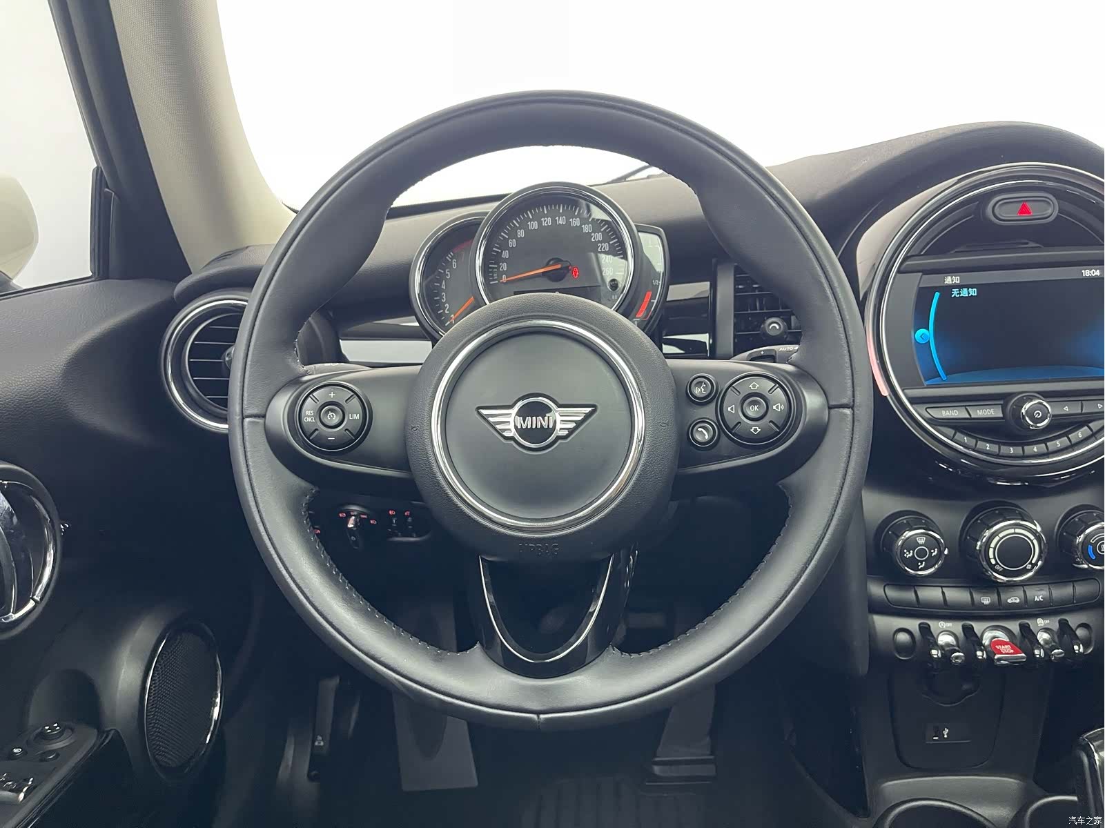 Mini ONE, 2021 10