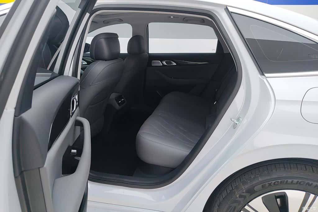 Geely A7, 2025 11