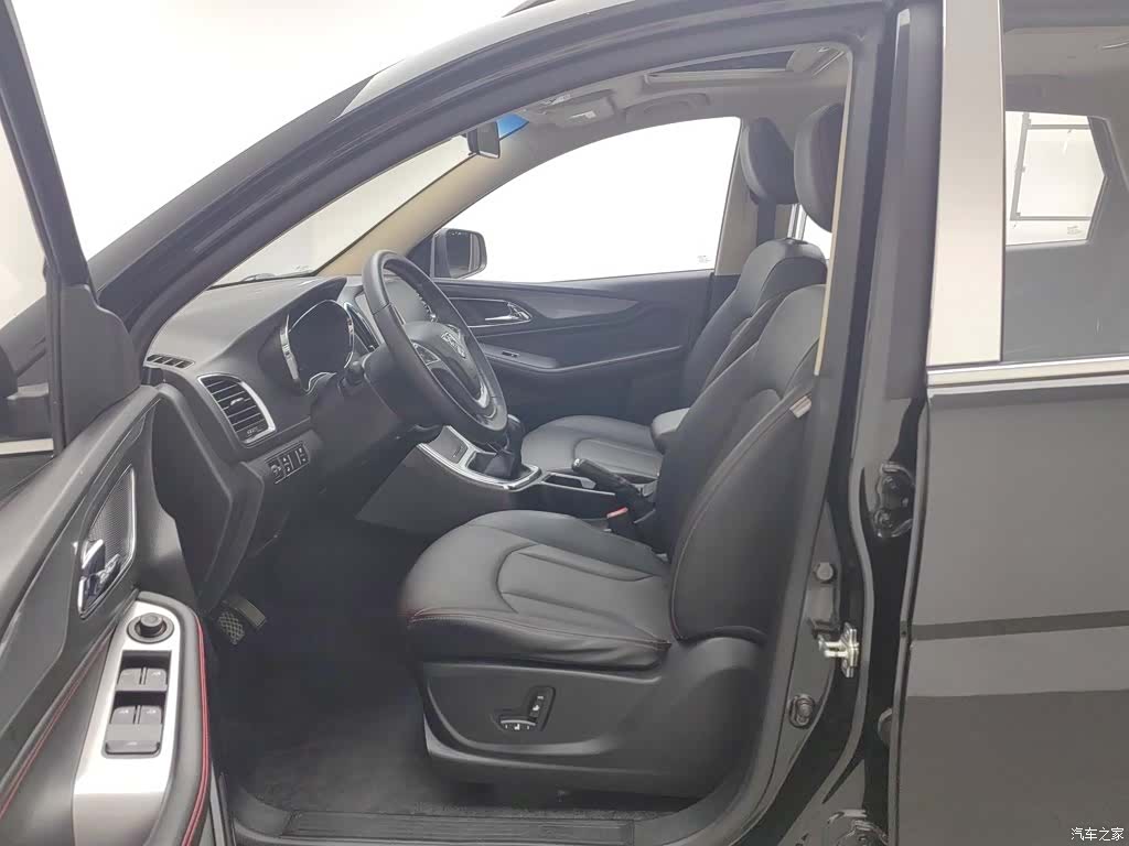 Wuling 560, 2015 10