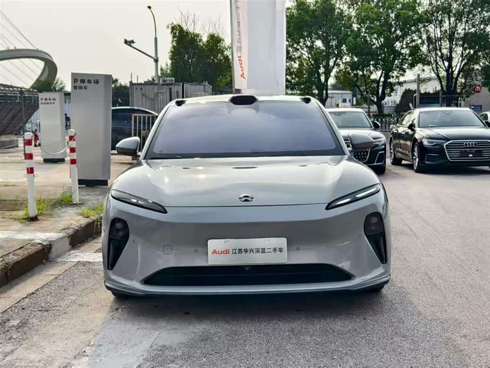 NIO ET5